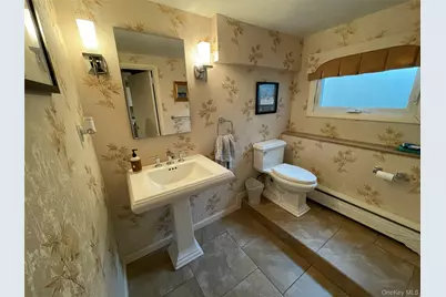 946 Manor Lane, Bay Shore, NY 11706 - Photo 25