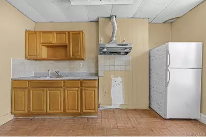 10409 94th Avenue, Ozone Park, NY 11416 - Photo 11