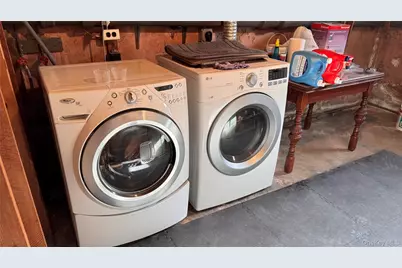 493 Kell Place, Seaford, NY 11783 - Photo 29