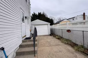 493 Kell Pl, Seaford, NY 11783 - Photo 35