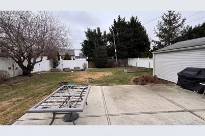 493 Kell Place, Seaford, NY 11783 - Photo 31