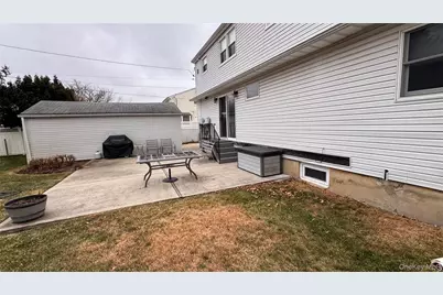 493 Kell Place, Seaford, NY 11783 - Photo 33