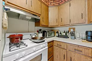 21-51 48th St, Astoria, NY 11105 - Photo 39