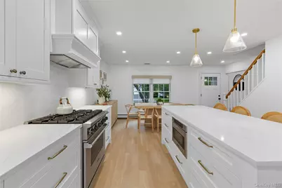 17 Entrance Road, East Hills, NY 11577 - Photo 11