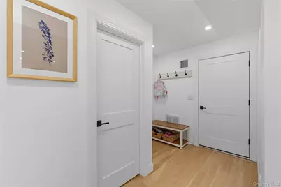 17 Entrance Road, East Hills, NY 11577 - Photo 21