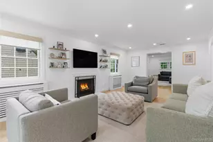 17 Entrance Rd, East Hills, NY 11577 - Photo 15