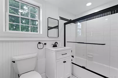 17 Entrance Road, East Hills, NY 11577 - Photo 27