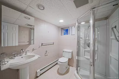 137 Charles Street, Lynbrook, NY 11563 - Photo 25