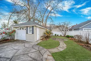 137 Charles St, Lynbrook, NY 11563 - Photo 33