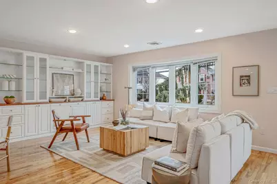 137 Charles Street, Lynbrook, NY 11563 - Photo 7