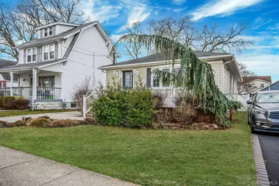 137 Charles Street, Lynbrook, NY 11563 - Photo 31