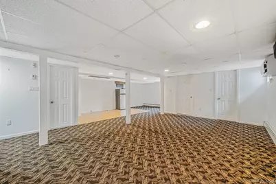 137 Charles Street, Lynbrook, NY 11563 - Photo 21