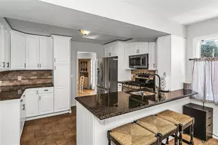 14 Hawthorne St, Lynbrook, NY 11563 - Photo 11