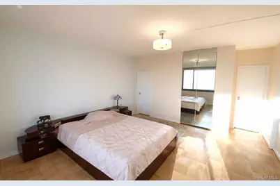 27110 Grand Central Parkway #1V, Floral Park, NY 11005 - Photo 11