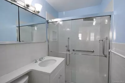 27110 Grand Central Parkway #1V, Floral Park, NY 11005 - Photo 15