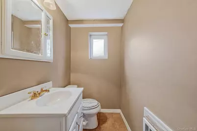 86 Silber Avenue, Bethpage, NY 11714 - Photo 21