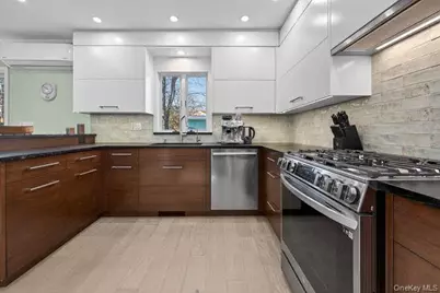 22 Bay Beach Avenue, Bayville, NY 11709 - Photo 15