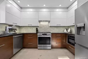 22 Bay Beach Ave, Bayville, NY 11709 - Photo 13