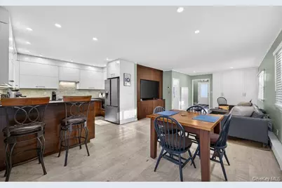 22 Bay Beach Avenue, Bayville, NY 11709 - Photo 9