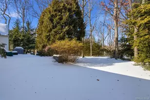 5 Wood Hollow Dr, Westhampton, NY 11977 - Photo 25