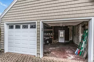 26 Bayview Ave, Massapequa, NY 11758 - Photo 25