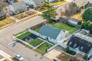 616 Kenmore Ave, Copiague, NY 11726 - Photo 15