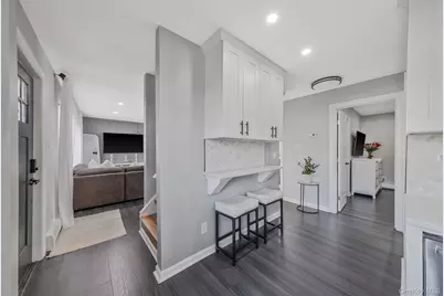 616 Kenmore Avenue, Copiague, NY 11726 - Photo 23