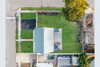 616 Kenmore Avenue, Copiague, NY 11726 - Photo 21