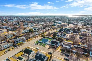 616 Kenmore Ave, Copiague, NY 11726 - Photo 47