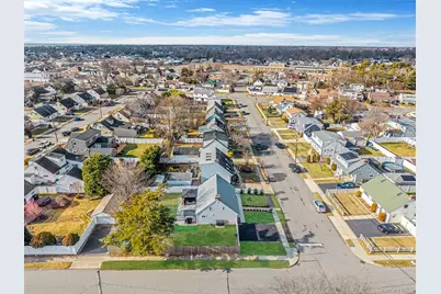 616 Kenmore Avenue, Copiague, NY 11726 - Photo 19