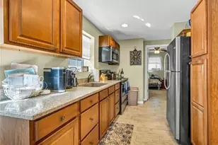 50 E Beach, Lindenhurst, NY 11757 - Photo 3