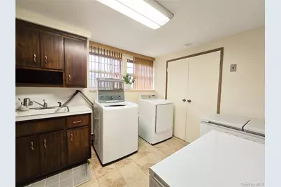 112 Crescent Drive, Searingtown, NY 11507 - Photo 33