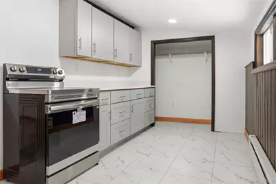 378 Broadway 9W #4, Esopus, NY 12487 - Photo 1