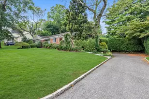 19 Flamingo Rd, East Hills, NY 11576 - Photo 23