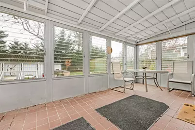 254 W 1st Street, West Islip, NY 11795 - Photo 21