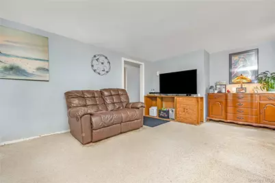 254 W 1st Street, West Islip, NY 11795 - Photo 3