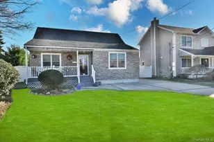 24 Arlyn Dr E, Massapequa, NY 11758 - Photo 3