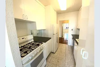 27010 Grand Central Parkway #22S, Floral Park, NY 11005 - Photo 9