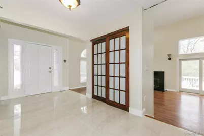 1 Tiffany Circle, Manhasset, NY 11030 - Photo 7