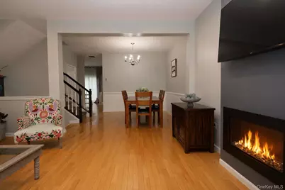 1210 Hawthorn Way, New Windsor, NY 12553 - Photo 9