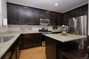 1210 Hawthorn Way, New Windsor, NY 12553 - Photo 13