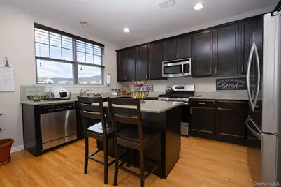 1210 Hawthorn Way, New Windsor, NY 12553 - Photo 11