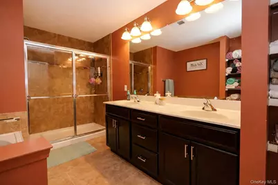 1210 Hawthorn Way, New Windsor, NY 12553 - Photo 19