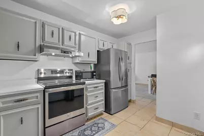 7 Granada Crescent #6, White Plains, NY 10603 - Photo 13