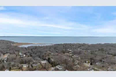 98 Squiretown Road, Hampton Bays, NY 11946 - Photo 33