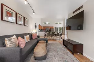 98 Squiretown Rd, Hampton Bays, NY 11946 - Photo 9