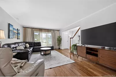 867 Duncan Drive, Westbury, NY 11590 - Photo 3