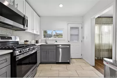 867 Duncan Drive, Westbury, NY 11590 - Photo 7