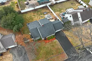 17 Pinetree Rd, South Huntington, NY 11746 - Photo 27