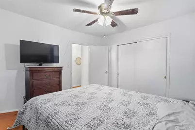 154 Pearsall Dr #1E, Mount Vernon, NY 10552 - Photo 9